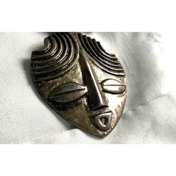 VTG Tribal Mask Pendant Necklace African Modernist Brutalist Silver Tone Beaded - Picture 4 of 7